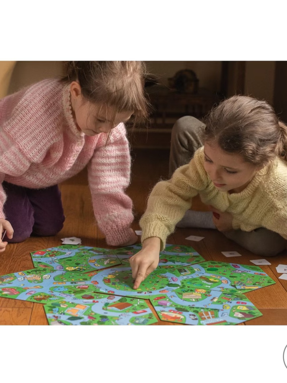 eeBoo Spottington Board Game | Fast-Paced Seek & Find Family Game - Picture 4 of 6
